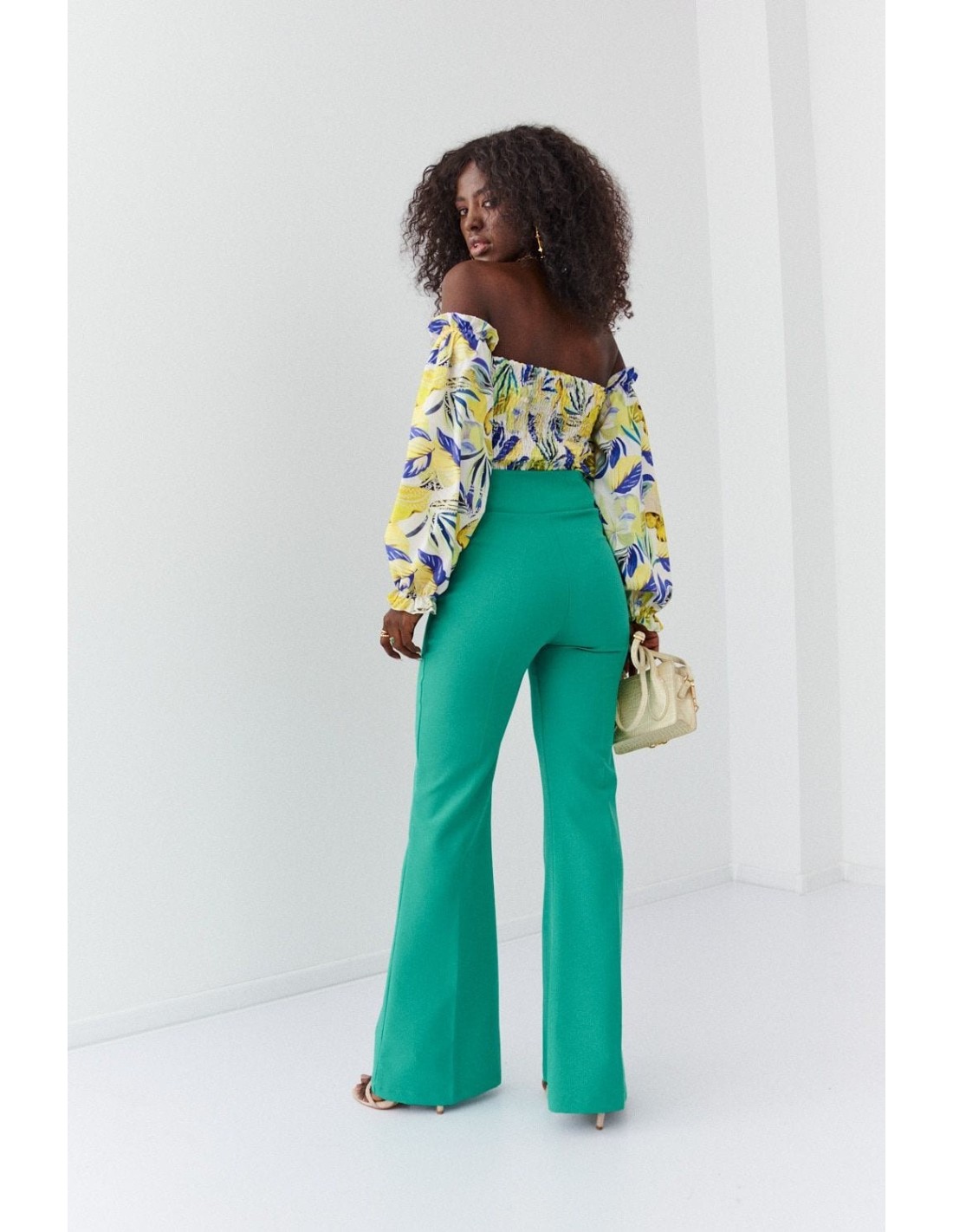 Elegant women\'s trousers with wide legs, green 05018 - Online store - Boutique